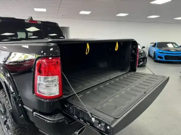 RAM 5,7l V8 *BIGHORN / LEDER / SZH*