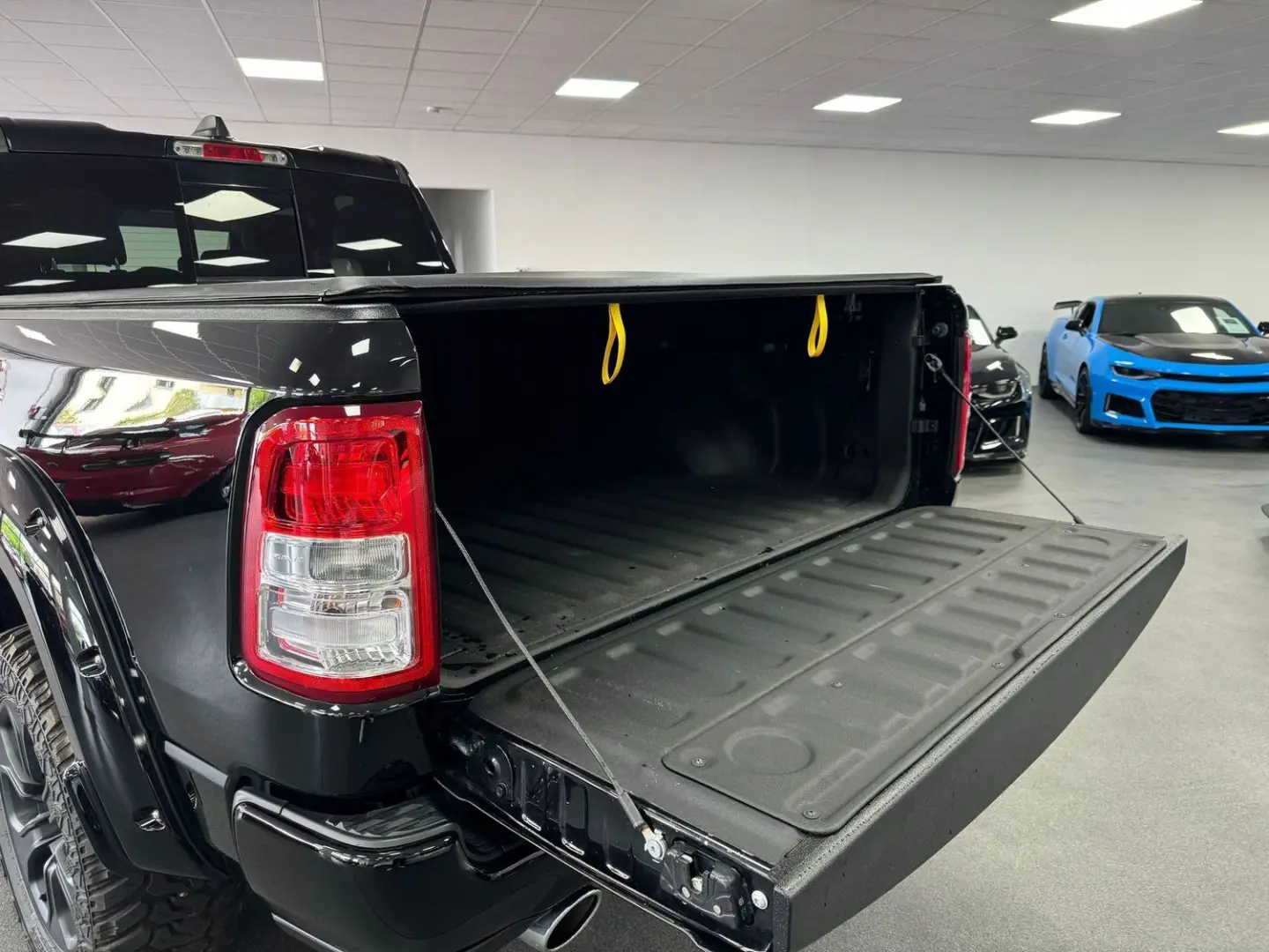 RAM 5,7l V8 *BIGHORN / LEDER / SZH*