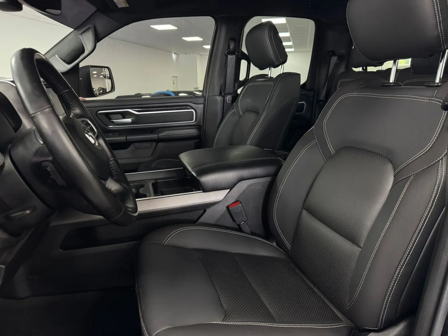 RAM 5,7l V8 *BIGHORN / LEDER / SZH*