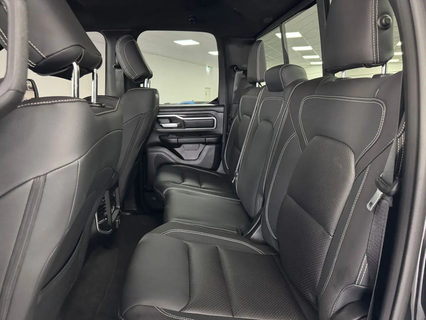 RAM 5,7l V8 *BIGHORN / LEDER / SZH*