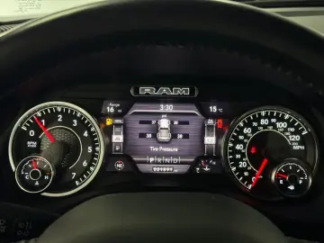 RAM 5,7l V8 *BIGHORN / LEDER / SZH*