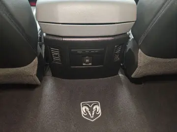 Ram 1500 5.7 V8 6