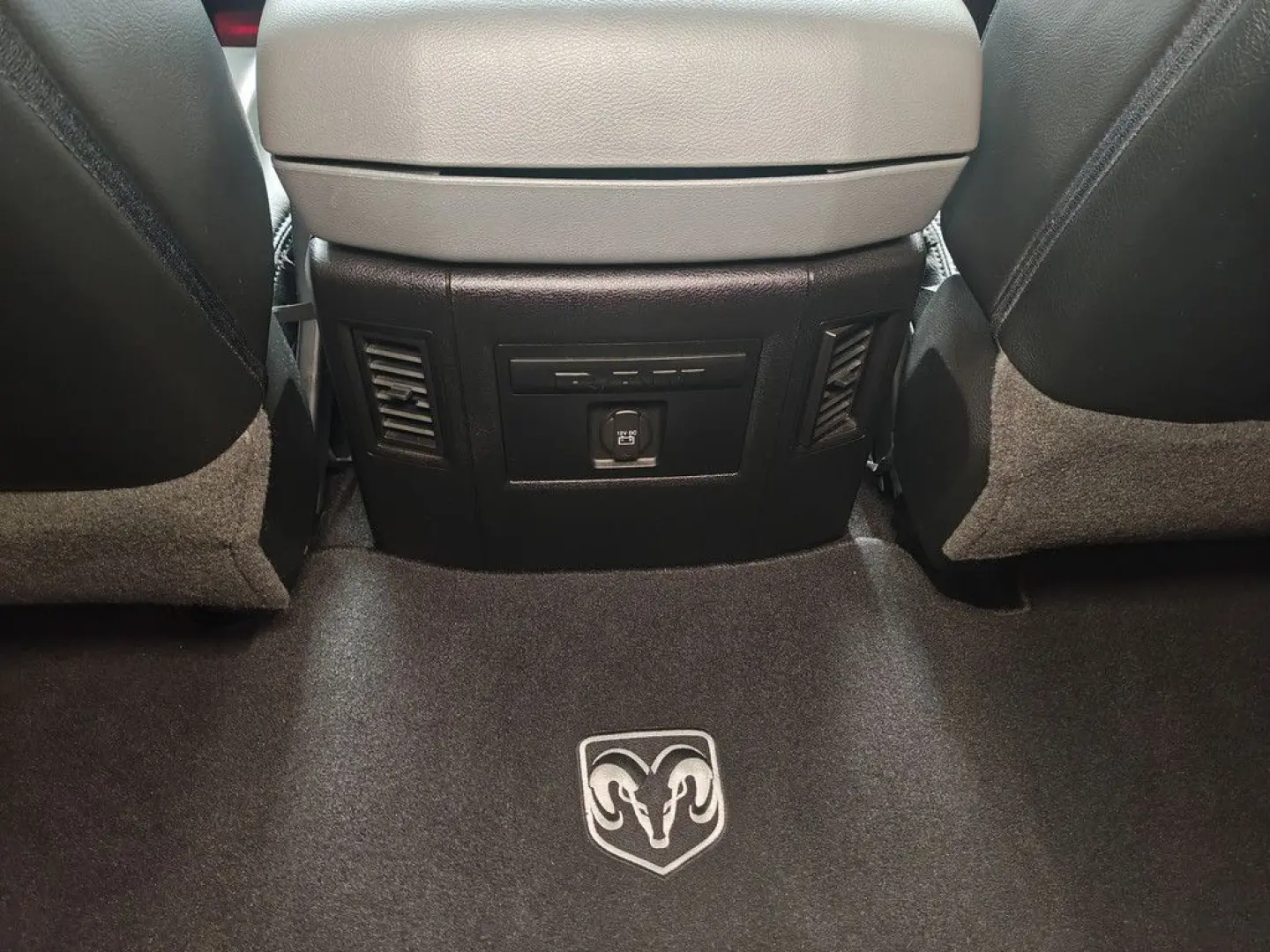 Ram 1500 5.7 V8 6