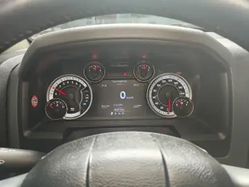 Ram 1500 5.7 V8 6