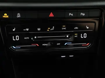 T-Roc 2.0 TDI DSG R-Line Black-Style LED+ ACC Ka