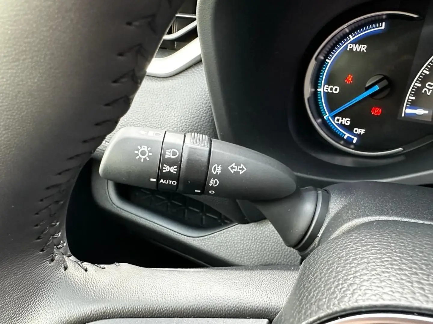 RAV 4 2.5 Hybrid CVT 4x4 Active Navi LED PDC e.H