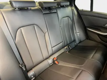 330i xDrive M Sport
