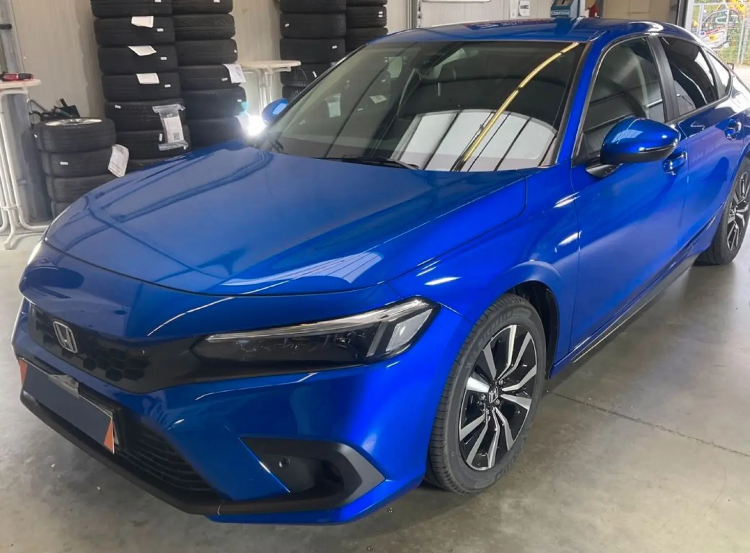 Civic 2.0 Hybrid Elegance