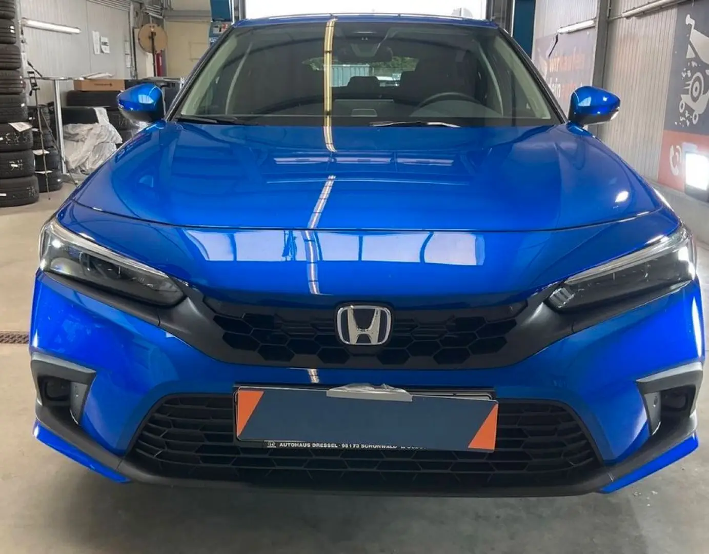 Civic 2.0 Hybrid Elegance