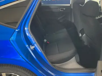 Civic 2.0 Hybrid Elegance