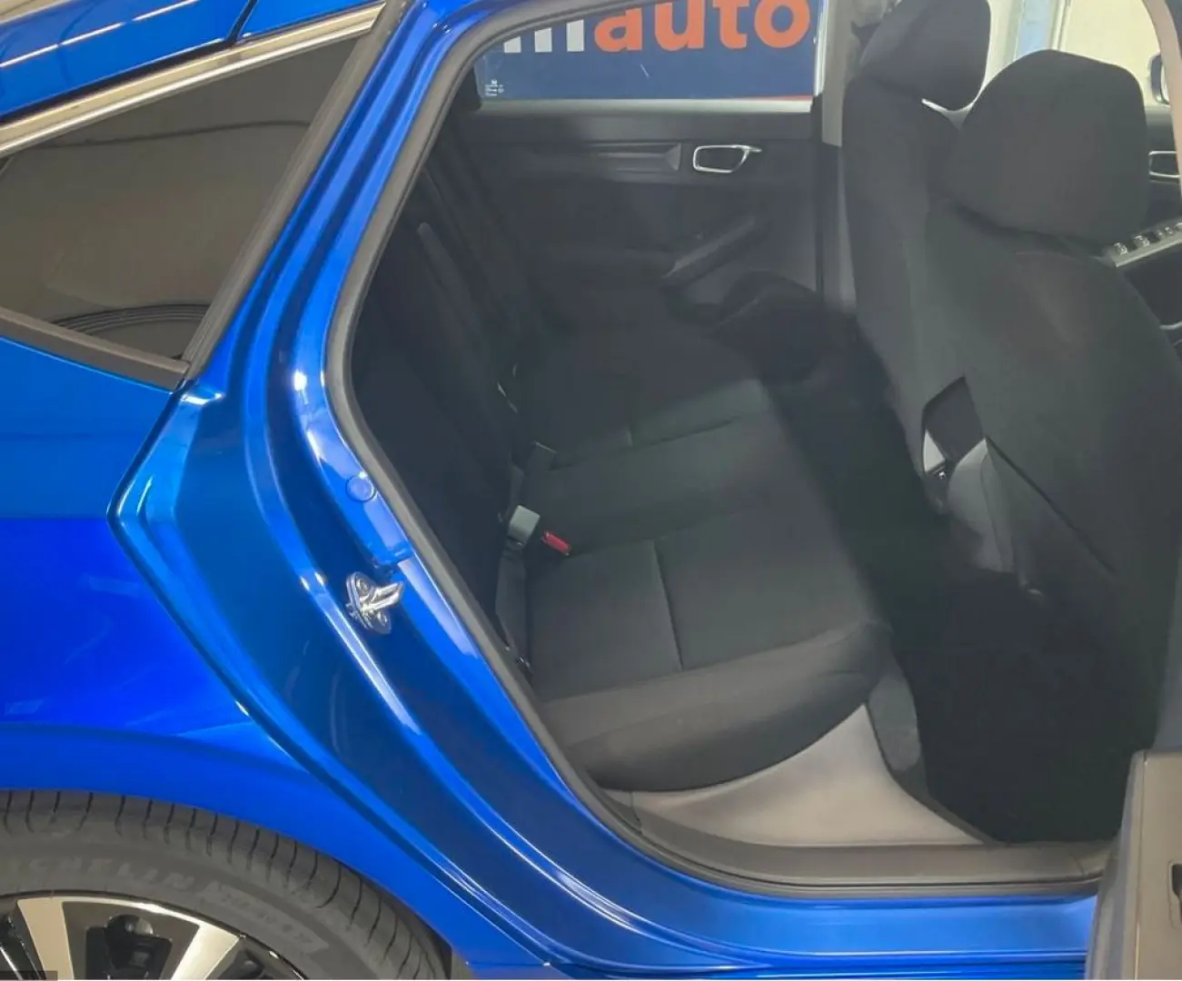 Civic 2.0 Hybrid Elegance
