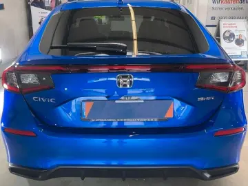 Civic 2.0 Hybrid Elegance