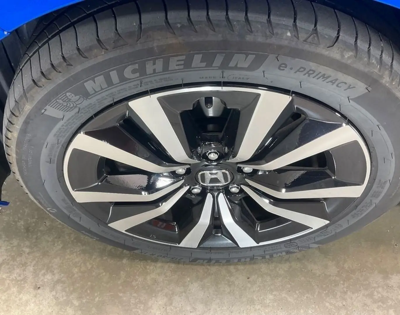 Civic 2.0 Hybrid Elegance