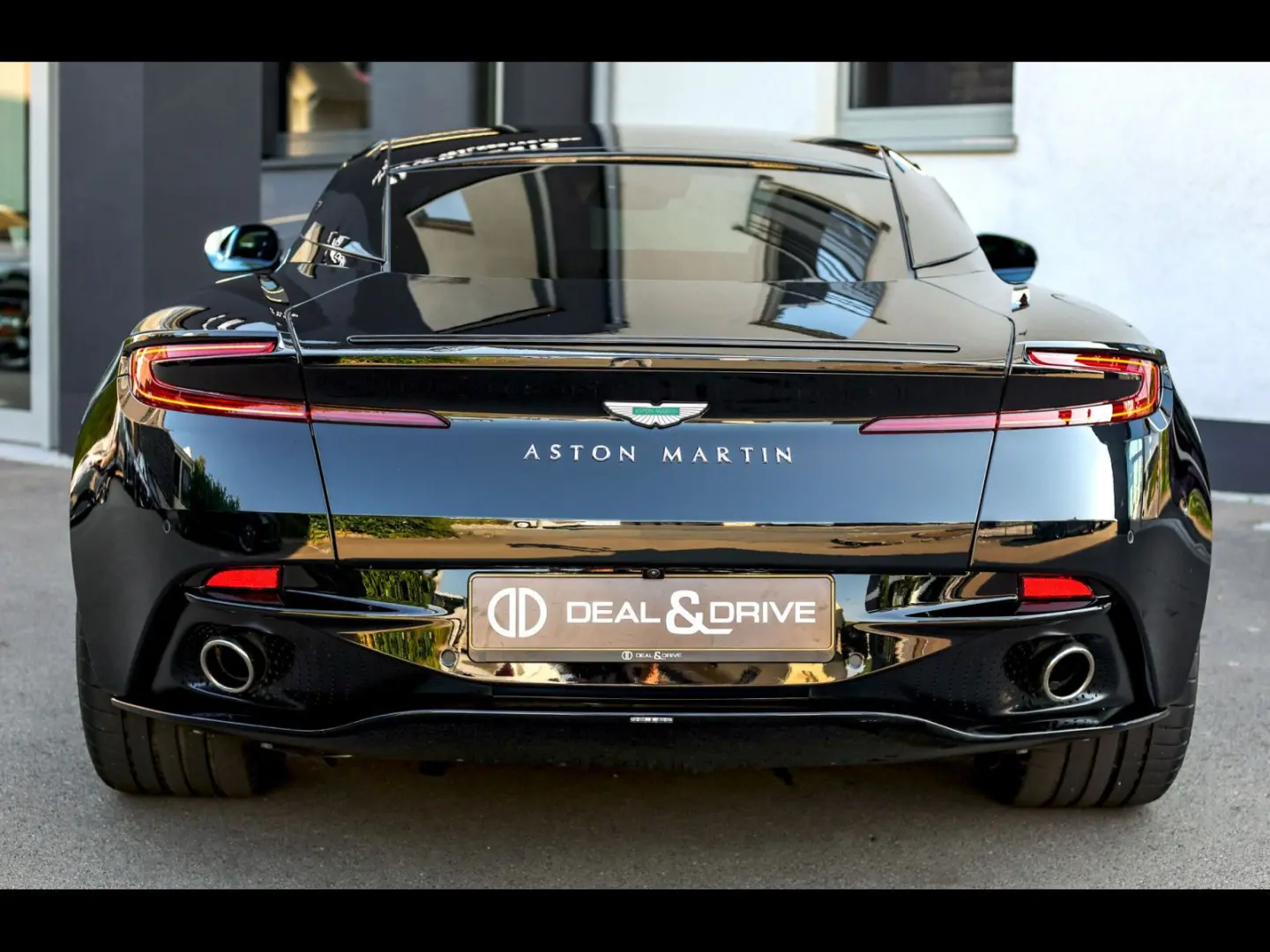DB12 V8 COUPE Q SPECIAL°OBERON BLACK°360°KERAMIK