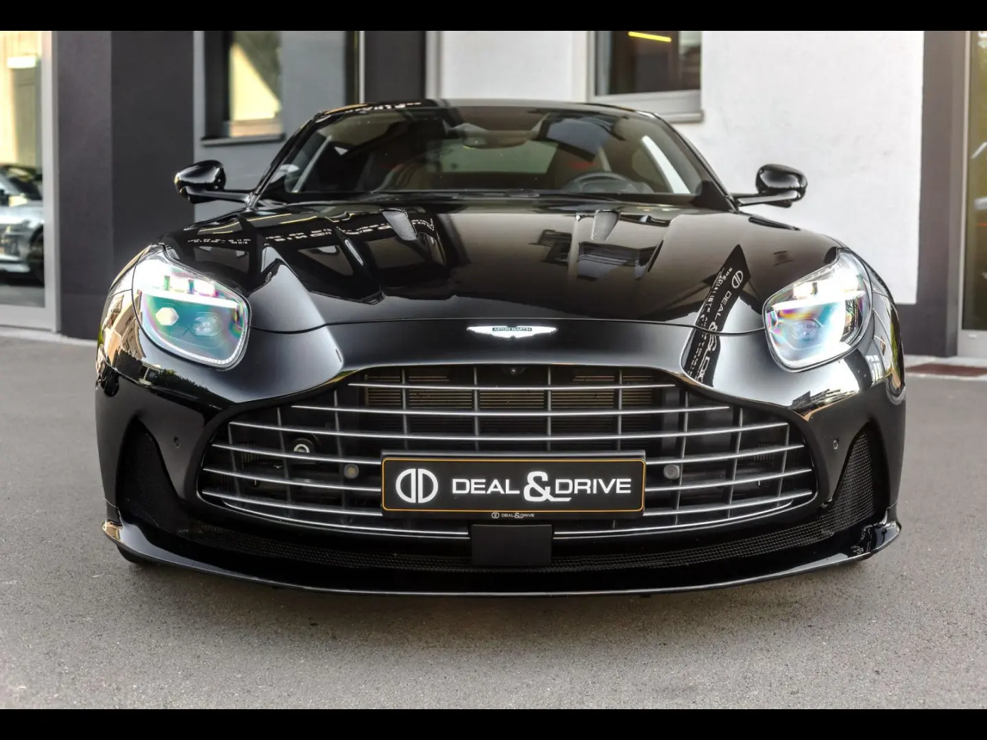 DB12 V8 COUPE Q SPECIAL°OBERON BLACK°360°KERAMIK