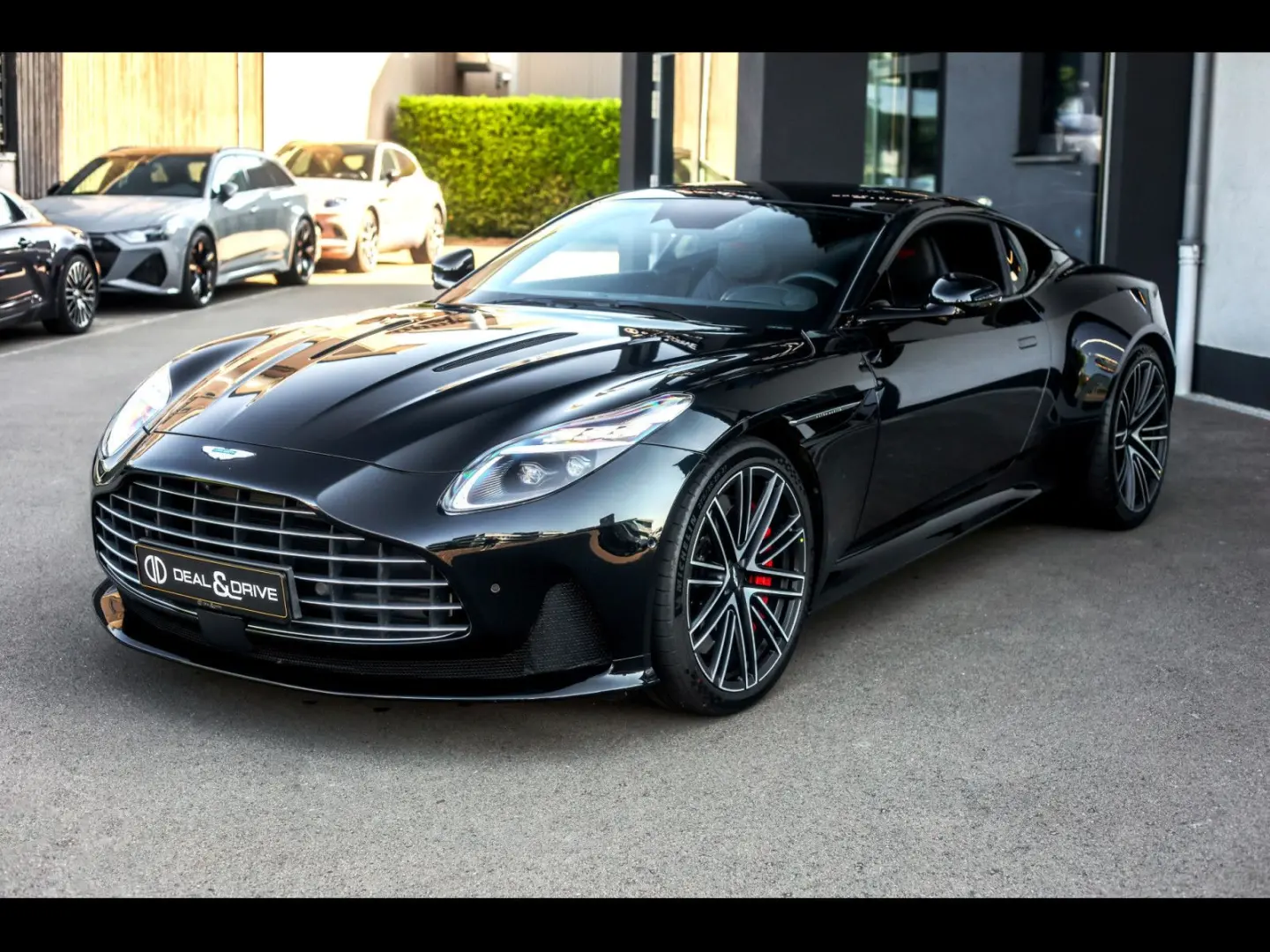 DB12 V8 COUPE Q SPECIAL°OBERON BLACK°360°KERAMIK