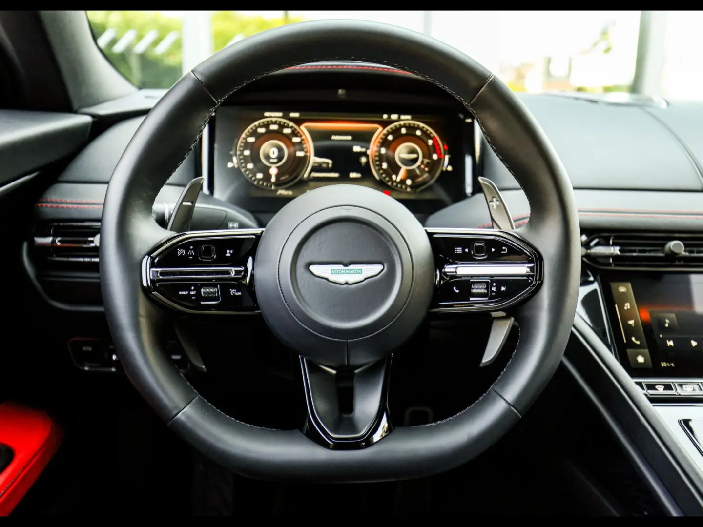DB12 V8 COUPE Q SPECIAL°OBERON BLACK°360°KERAMIK