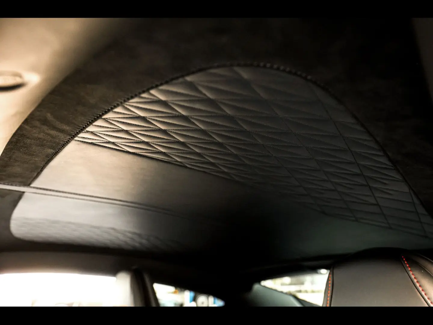 DB12 V8 COUPE Q SPECIAL°OBERON BLACK°360°KERAMIK