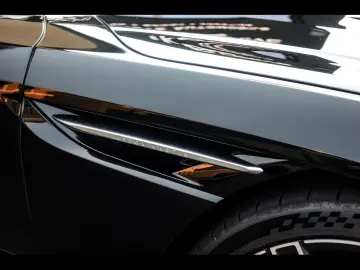 DB12 V8 COUPE Q SPECIAL°OBERON BLACK°360°KERAMIK