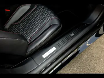 DB12 V8 COUPE Q SPECIAL°OBERON BLACK°360°KERAMIK