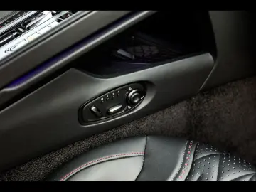 DB12 V8 COUPE Q SPECIAL°OBERON BLACK°360°KERAMIK