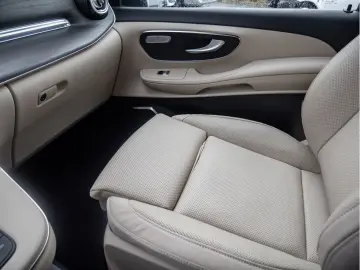 V 250 d AVANTGARDE Lang AHK Distr. Navi Luftf. K