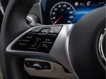 V 250 d AVANTGARDE Lang AHK Distr. Navi Luftf. K