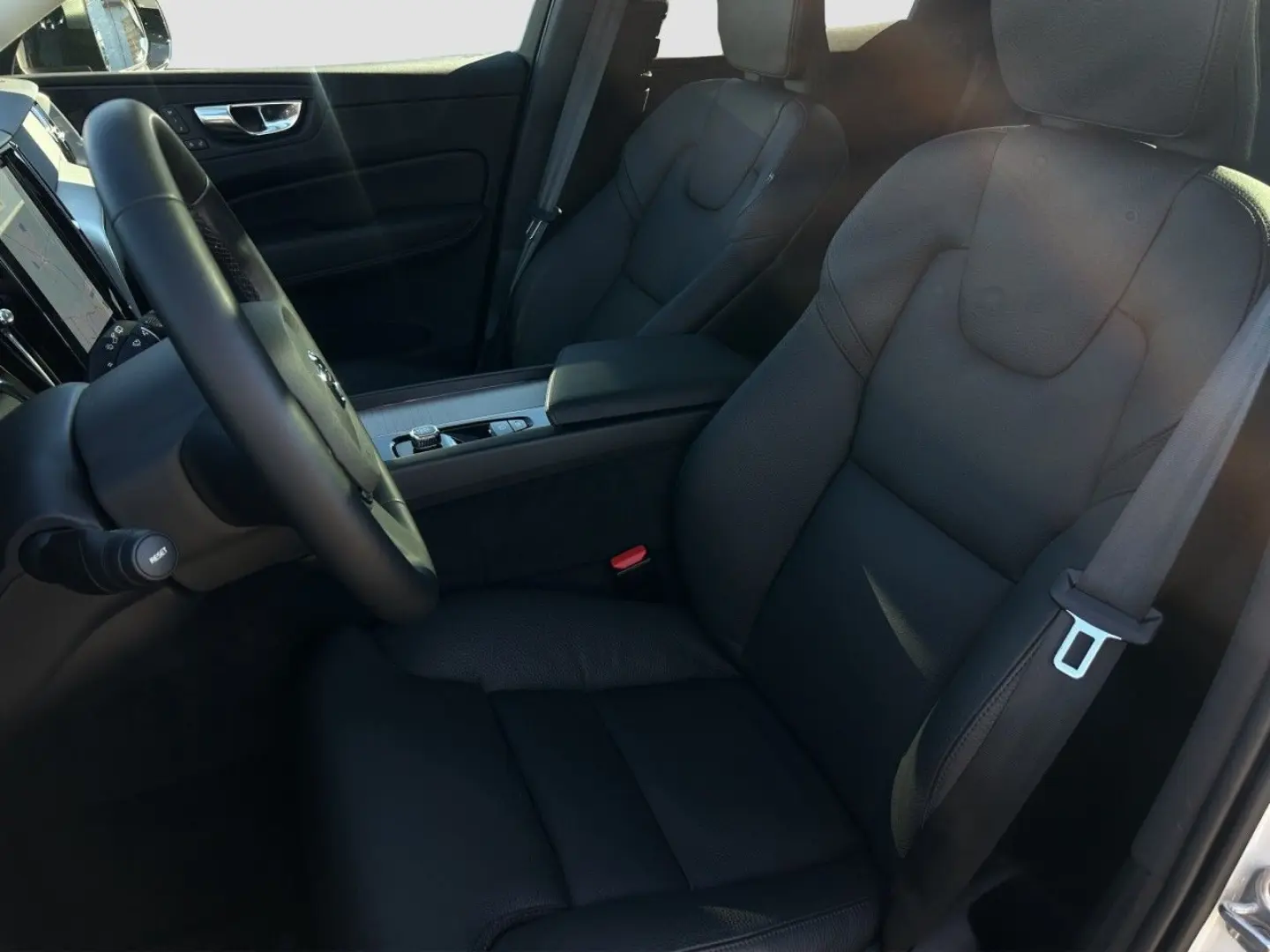 XC60 T8 Plus Dark Plug-In Hybrid AWD/20-Z/360-K