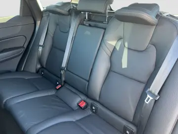 XC60 T8 Plus Dark Plug-In Hybrid AWD/20-Z/360-K