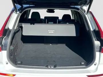 XC60 T8 Plus Dark Plug-In Hybrid AWD/20-Z/360-K