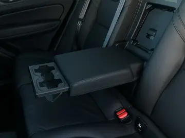 XC60 T8 Plus Dark Plug-In Hybrid AWD/20-Z/360-K