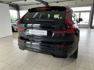 XC60 T8 Ultra Black Edition Recharge AWD Massage