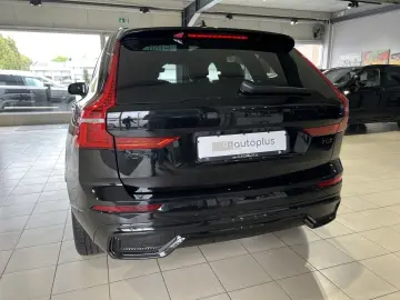 XC60 T8 Ultra Black Edition Recharge AWD Massage