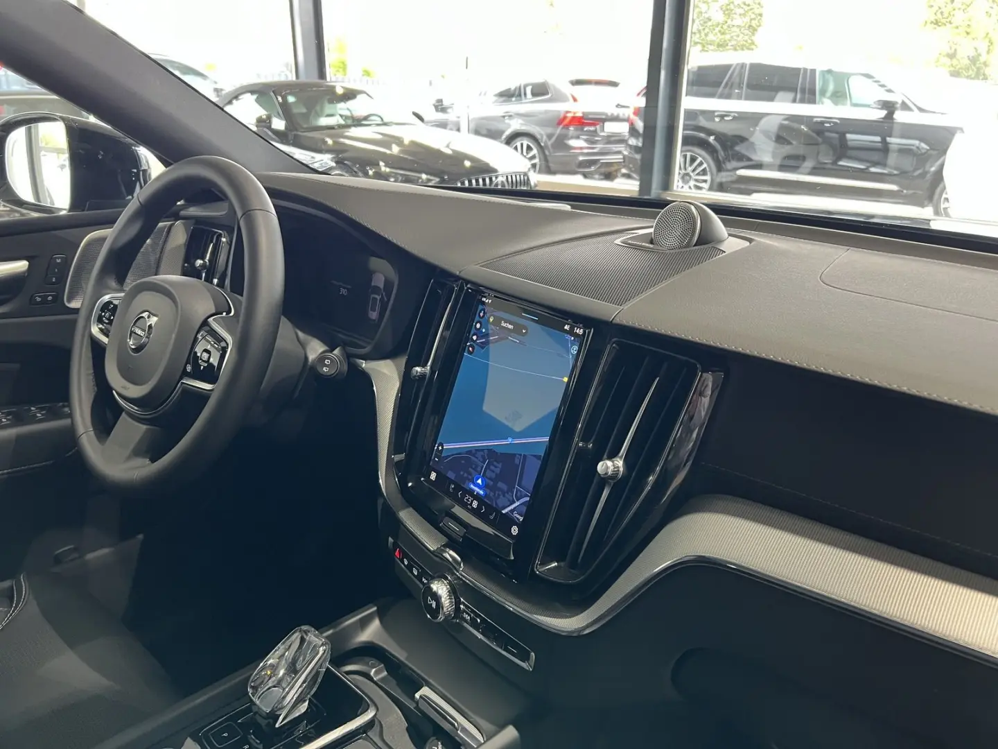 XC60 T8 Ultra Black Edition Recharge AWD Massage