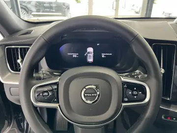 XC60 T8 Ultra Black Edition Recharge AWD Massage