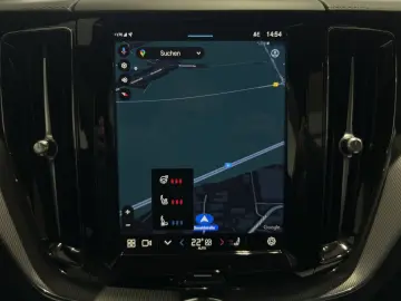 XC60 T8 Ultra Black Edition Recharge AWD Massage