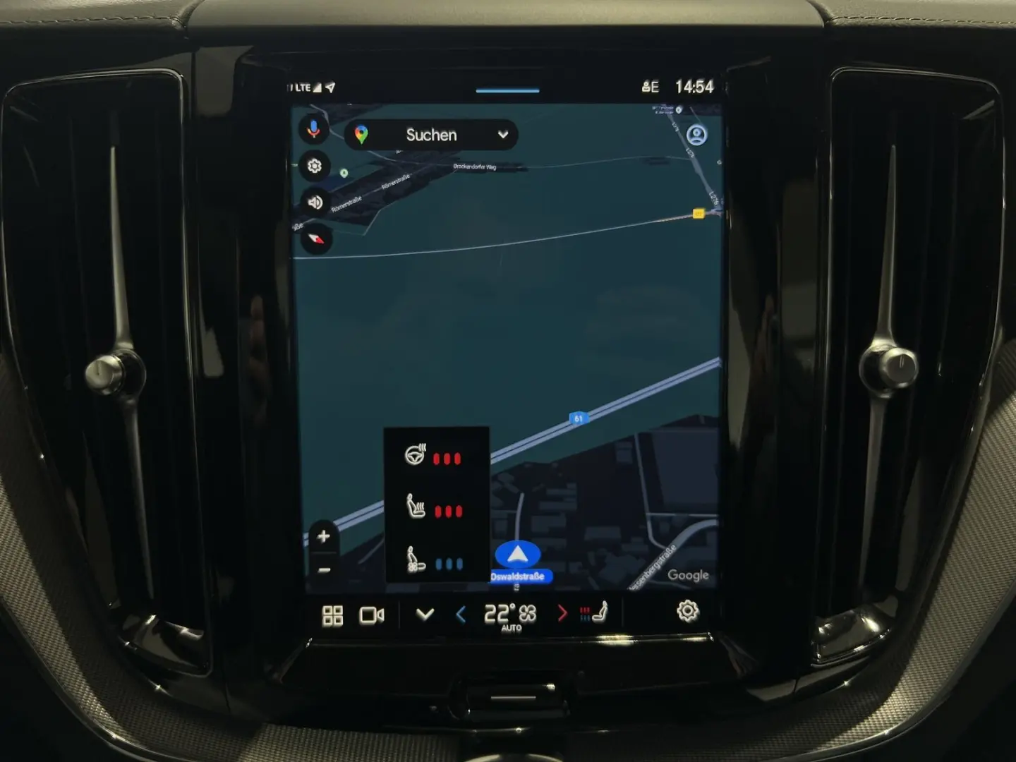 XC60 T8 Ultra Black Edition Recharge AWD Massage
