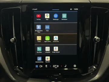 XC60 T8 Ultra Black Edition Recharge AWD Massage