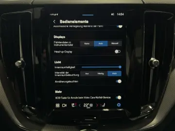 XC60 T8 Ultra Black Edition Recharge AWD Massage