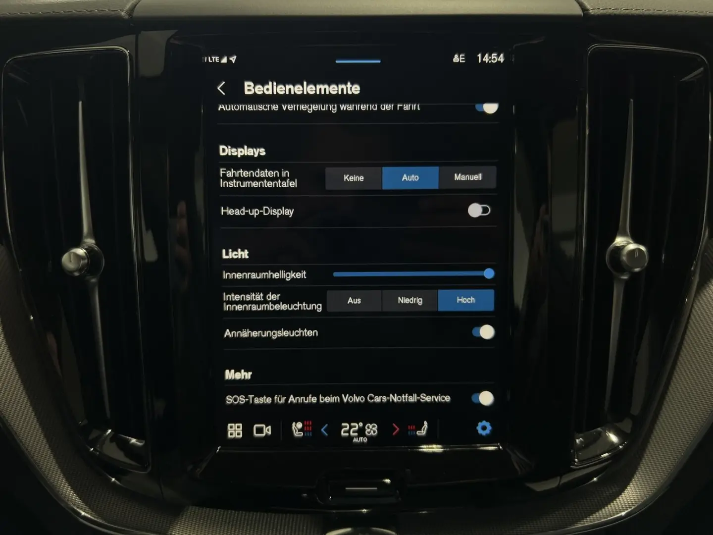 XC60 T8 Ultra Black Edition Recharge AWD Massage