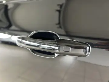 XC60 T8 Ultra Black Edition Recharge AWD Massage