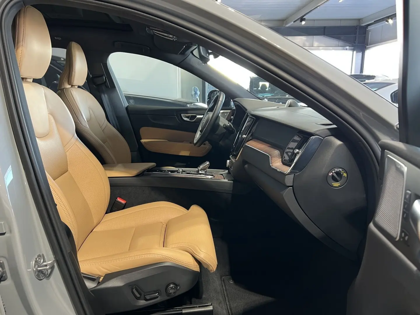 XC60 T8 Ultimate Dark Recharge AWD B&W Massage