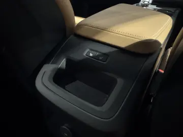 XC60 T8 Ultimate Dark Recharge AWD B&W Massage