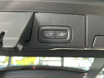 XC60 T8 Ultimate Dark Recharge AWD B&W Massage