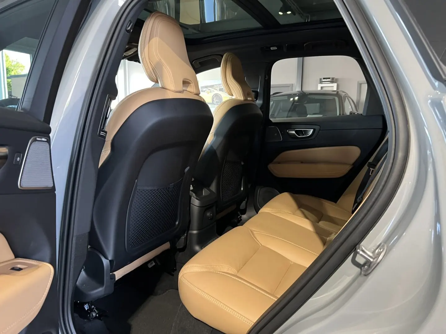 XC60 T8 Ultimate Dark Recharge AWD B&W Massage