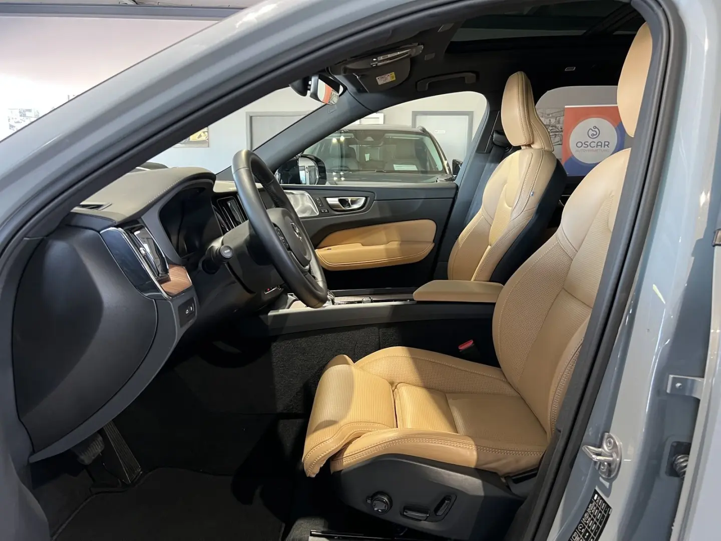 XC60 T8 Ultimate Dark Recharge AWD B&W Massage