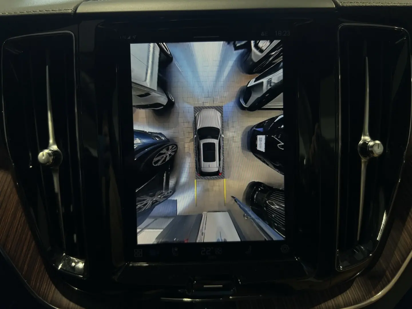 XC60 T8 Ultimate Dark Recharge AWD B&W Massage