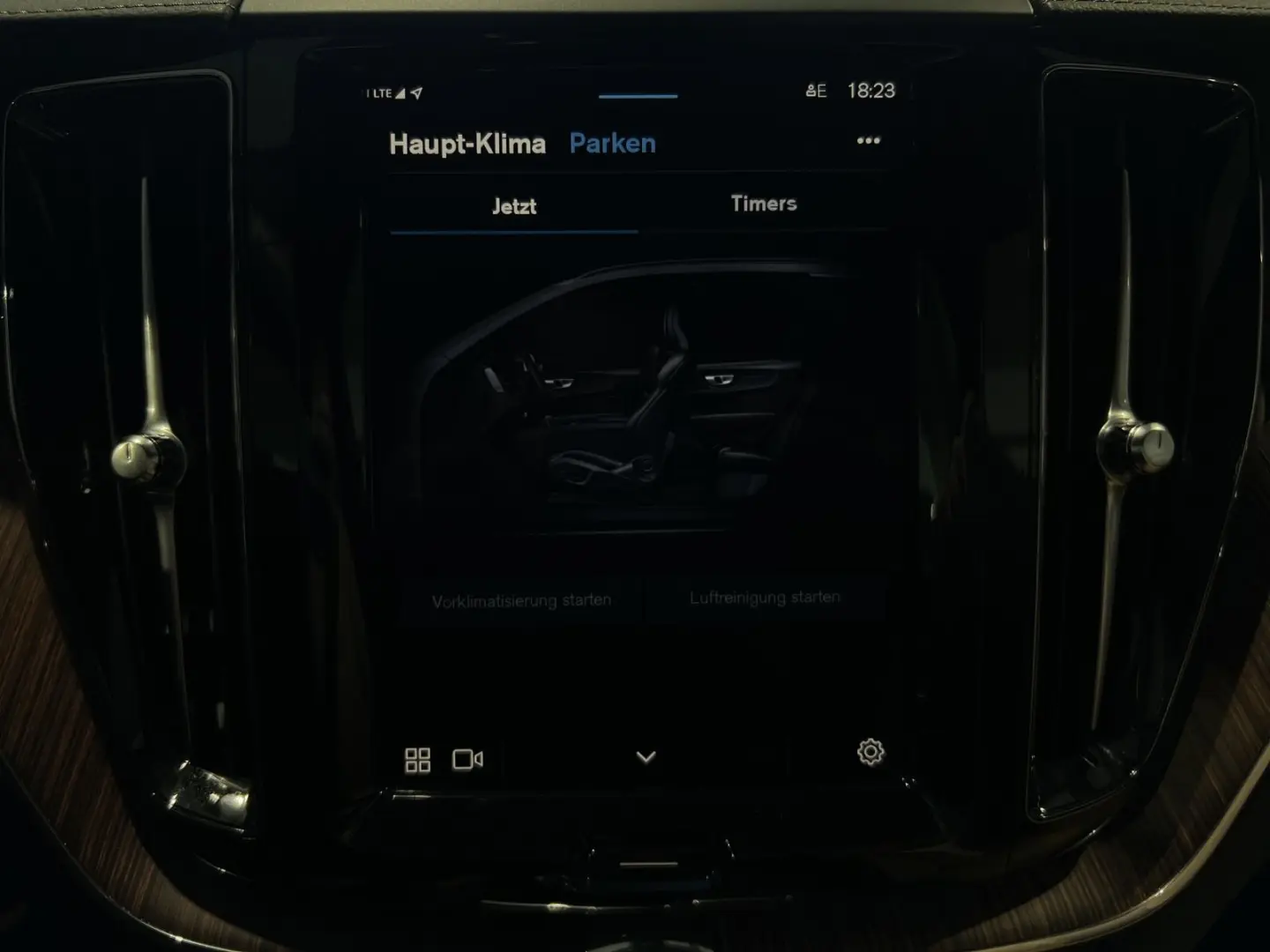 XC60 T8 Ultimate Dark Recharge AWD B&W Massage