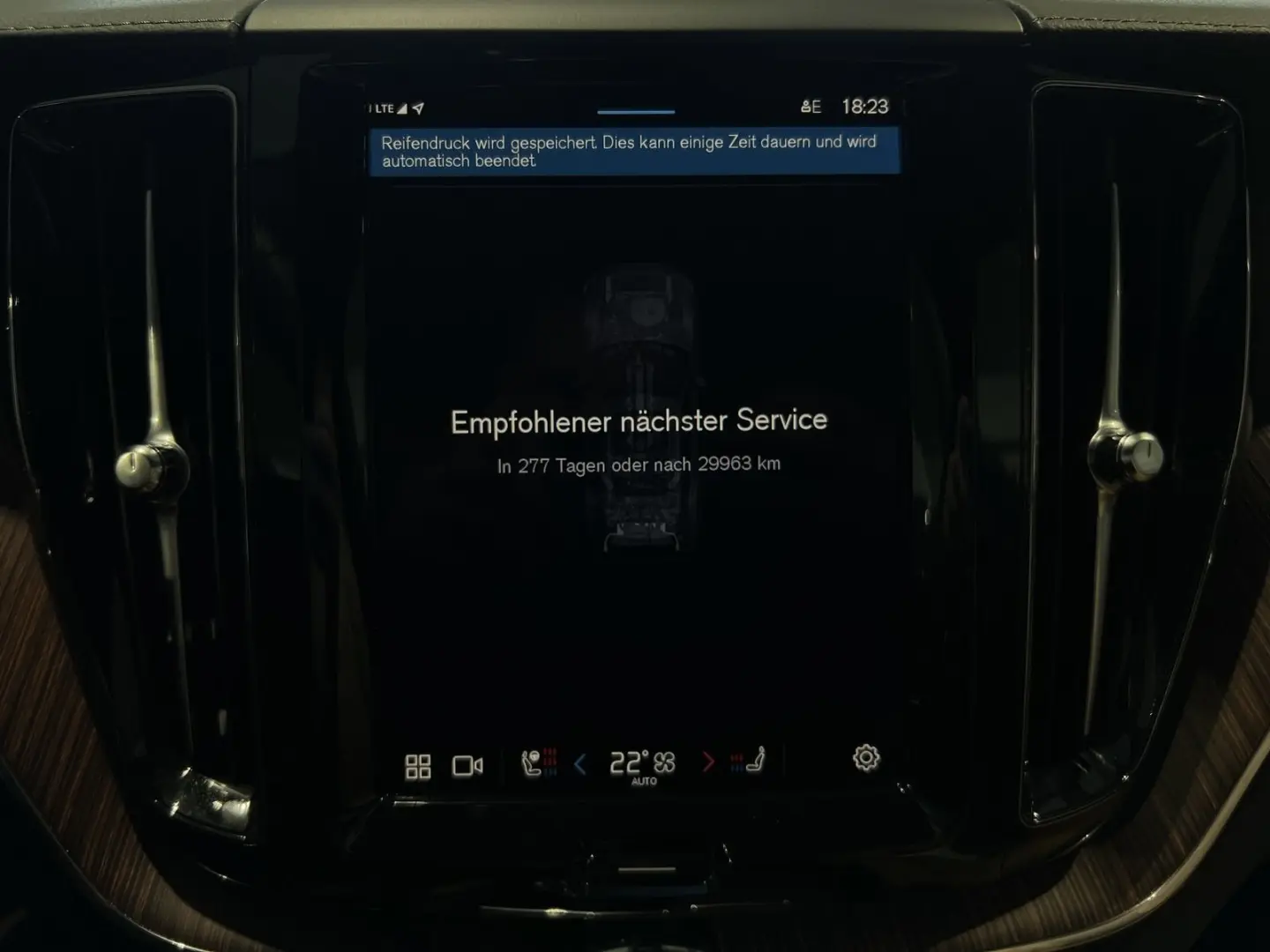 XC60 T8 Ultimate Dark Recharge AWD B&W Massage
