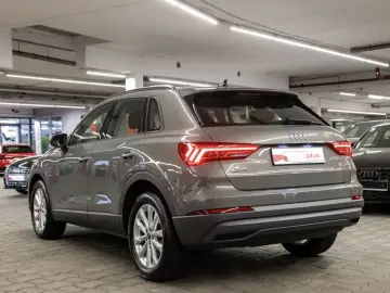 Audi Q3 35 TFSI LED Navi PDC virtCo ACC Sitzheiz AHK